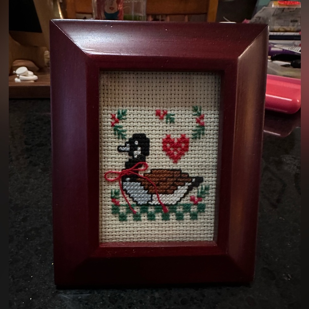Adorable Vintage needlepoint Duck pic